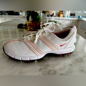 Women’s Nike Gold Shoes size 9.5 only worn twice